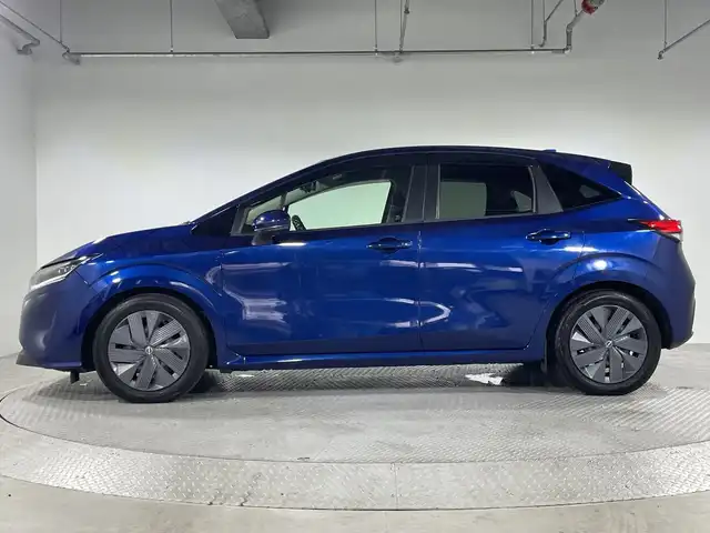 日産 ノート X 神奈川県 2021(令3)年 3.6万km オーロラフレアブルーパール メーカーオプションナビゲーション/Bluetooth フルセグ AppleCarPlay AndroidAuto/アラウンドビューモニター/全方位運転支援システム/インテリジェントエマージェンシーブレーキ/踏み間違い衝突防止アシスト/標識検知機能/前方衝突予測警報/車両逸脱警報/ふらつき警報/車線逸脱予防支援システム/インテリジェントルームミラー/電子パーキング/オートホールド/ビルトインETC2.0/ステアリングリモコン/プッシュスタート/インテリジェントキー/スペアキー/LEDヘッドライト/オートライト/ドアバイザー