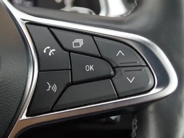 ルノー ルノー キャプチャー インテンス テックパック 埼玉県 2023(令5)年 2.1万km パール ブラックレザーシート/アダプティブクルーズコントロール/androidauto/パークセンサー/ブラインドスポットモニター/全周囲カメラ/純正ディスプレイオーディオ/ETC/シートヒーター/純正AWスタッドレスタイヤ積み込み