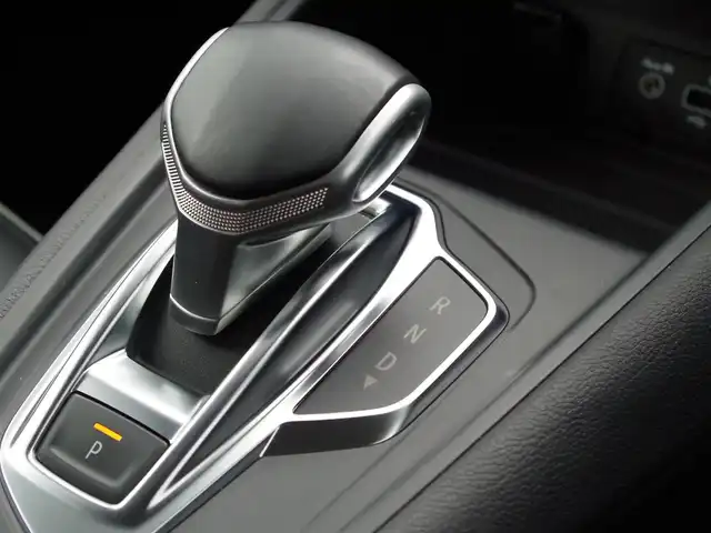ルノー ルノー キャプチャー インテンス テックパック 埼玉県 2023(令5)年 2.1万km パール ブラックレザーシート/アダプティブクルーズコントロール/androidauto/パークセンサー/ブラインドスポットモニター/全周囲カメラ/純正ディスプレイオーディオ/ETC/シートヒーター/純正AWスタッドレスタイヤ積み込み