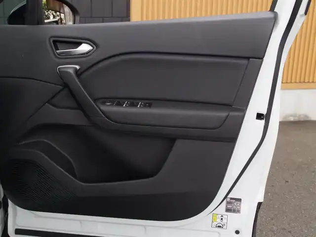 ルノー ルノー キャプチャー インテンス テックパック 埼玉県 2023(令5)年 2.1万km パール ブラックレザーシート/アダプティブクルーズコントロール/androidauto/パークセンサー/ブラインドスポットモニター/全周囲カメラ/純正ディスプレイオーディオ/ETC/シートヒーター/純正AWスタッドレスタイヤ積み込み