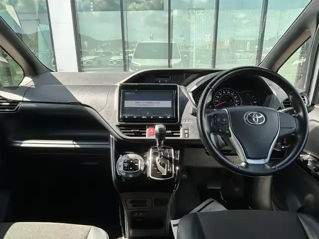 トヨタ ノア Si ダブルバイビーⅡ 香川県 2019(令1)年 6.5万km ホワイトパールクリスタルシャイン 禁煙車/トヨタセーフティセンス/・プリクラッシュセーフティ/・レーンディパーチャーアラート/純正9インチナビ/バックカメラ/両側パワースライドドア/ハーフレザーシート/革巻ステアリング/ステアリングリモコン/LEDヘッドライト/クルーズコントロール/リアロールサンシェード/スマートキー/プッシュスタート