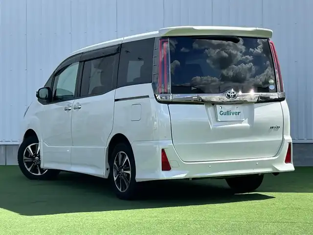 トヨタ ノア Si ダブルバイビーⅡ 香川県 2019(令1)年 6.5万km ホワイトパールクリスタルシャイン 禁煙車/トヨタセーフティセンス/・プリクラッシュセーフティ/・レーンディパーチャーアラート/純正9インチナビ/バックカメラ/両側パワースライドドア/ハーフレザーシート/革巻ステアリング/ステアリングリモコン/LEDヘッドライト/クルーズコントロール/リアロールサンシェード/スマートキー/プッシュスタート