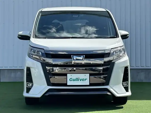 トヨタ ノア Si ダブルバイビーⅡ 香川県 2019(令1)年 6.5万km ホワイトパールクリスタルシャイン 禁煙車/トヨタセーフティセンス/・プリクラッシュセーフティ/・レーンディパーチャーアラート/純正9インチナビ/バックカメラ/両側パワースライドドア/ハーフレザーシート/革巻ステアリング/ステアリングリモコン/LEDヘッドライト/クルーズコントロール/リアロールサンシェード/スマートキー/プッシュスタート