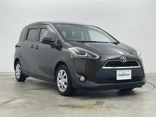 トヨタ シエンタ G クエロ 岡山県 2017(平29)年 5万km ヴィンテージブラウンパールクリスタルシャイン 純正ナビ/型番:NSZT-W68T/【CD/DVD/フルセグTV/Bluetooth】/LEDオートヘッドライト/両側電動スライド/ハーフレザー/バックカメラ/オートハイビーム/プッシュスタート/スマートキー/アイドリングストップ/レーンキープアシスト/ミュージックサーバー(SD)/純正フロアマット/オートライト/フォグランプ