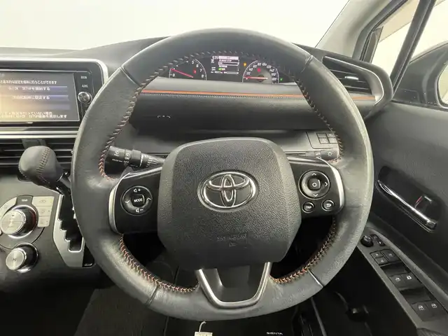 トヨタ シエンタ G クエロ 岡山県 2017(平29)年 5万km ヴィンテージブラウンパールクリスタルシャイン 純正ナビ/型番:NSZT-W68T/【CD/DVD/フルセグTV/Bluetooth】/LEDオートヘッドライト/両側電動スライド/ハーフレザー/バックカメラ/オートハイビーム/プッシュスタート/スマートキー/アイドリングストップ/レーンキープアシスト/ミュージックサーバー(SD)/純正フロアマット/オートライト/フォグランプ