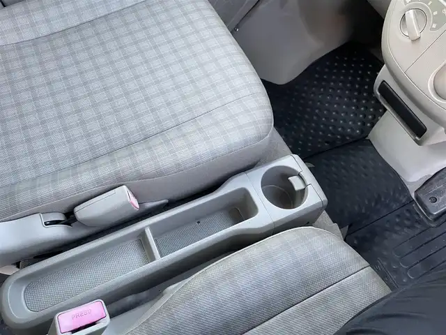 スズキ エブリイ PA 兵庫県 2014(平26)年 4.8万km シルキーシルバーメタリック 純正オーディオ/・CD/AM/FM/ベンチシート（後部座席）/フルフラットシート（後部座席）/両側スライドドア/純正合皮シート/ハロゲンヘッドライト/純正ラバーマット/純正フロアマット/純正１２インチホイール/パワーウィンドウ/電動格納ミラー/ドアバイザー/コインホルダー