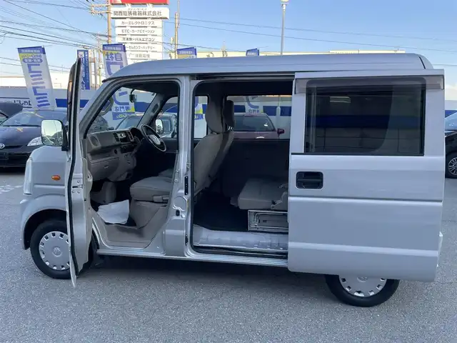 スズキ エブリイ PA 兵庫県 2014(平26)年 4.8万km シルキーシルバーメタリック 純正オーディオ/・CD/AM/FM/ベンチシート（後部座席）/フルフラットシート（後部座席）/両側スライドドア/純正合皮シート/ハロゲンヘッドライト/純正ラバーマット/純正フロアマット/純正１２インチホイール/パワーウィンドウ/電動格納ミラー/ドアバイザー/コインホルダー