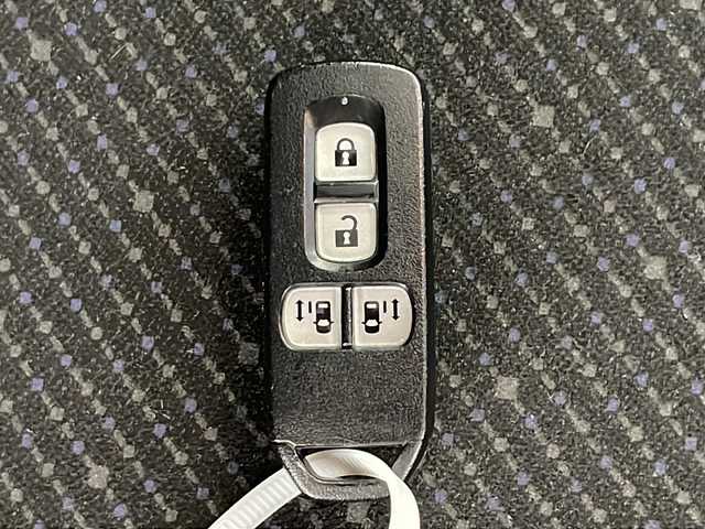 ホンダ Ｎ ＢＯＸ G Lパッケージ 千葉県 2014(平26)年 6.7万km プレミアムホワイトパール 純正ナビ【VXM-145VFi】/バックカメラ/ETC/両側パワースライドドア/純正フロアマット/純正ドアバイザー/アイドリングストップ/横滑り防止機能/プッシュスタート/純正14インチアルミホイール/電格ウィンカーミラー/スマートキー/スペアキー