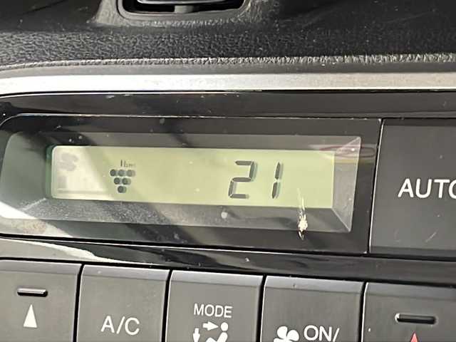 ホンダ Ｎ ＢＯＸ G Lパッケージ 千葉県 2014(平26)年 6.7万km プレミアムホワイトパール 純正ナビ【VXM-145VFi】/バックカメラ/ETC/両側パワースライドドア/純正フロアマット/純正ドアバイザー/アイドリングストップ/横滑り防止機能/プッシュスタート/純正14インチアルミホイール/電格ウィンカーミラー/スマートキー/スペアキー