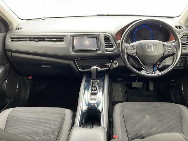 ホンダ ヴェゼル X ホンダセンシング 秋田県 2018(平30)年 14.5万km プラチナホワイトパール 社外ナビ　ＣＮ－ＲＡ０４Ｄ/・フルセグテレビ/・ＢＴ/・ＣＤ、ＤＶＤ、ＳＤ/・ラジオ/・ＵＳＢ/・ＨＤＭＩ/フロントワイパーデアイサー/前席シートヒーター/電動格納ミラー/ステアリングスイッチ/横滑り防止装置/レーンキープアシスト/オートライト/サマータイヤ　ゴムのみ積載　215/60R16