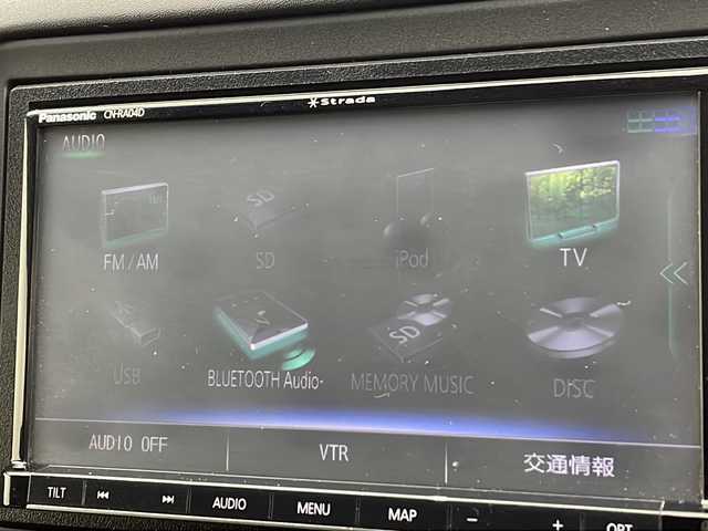 ホンダ ヴェゼル X ホンダセンシング 秋田県 2018(平30)年 14.5万km プラチナホワイトパール 社外ナビ　ＣＮ－ＲＡ０４Ｄ/・フルセグテレビ/・ＢＴ/・ＣＤ、ＤＶＤ、ＳＤ/・ラジオ/・ＵＳＢ/・ＨＤＭＩ/フロントワイパーデアイサー/前席シートヒーター/電動格納ミラー/ステアリングスイッチ/横滑り防止装置/レーンキープアシスト/オートライト/サマータイヤ　ゴムのみ積載　215/60R16