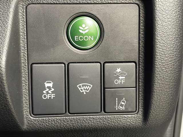 ホンダ ヴェゼル X ホンダセンシング 秋田県 2018(平30)年 14.5万km プラチナホワイトパール 社外ナビ　ＣＮ－ＲＡ０４Ｄ/・フルセグテレビ/・ＢＴ/・ＣＤ、ＤＶＤ、ＳＤ/・ラジオ/・ＵＳＢ/・ＨＤＭＩ/フロントワイパーデアイサー/前席シートヒーター/電動格納ミラー/ステアリングスイッチ/横滑り防止装置/レーンキープアシスト/オートライト/サマータイヤ　ゴムのみ積載　215/60R16