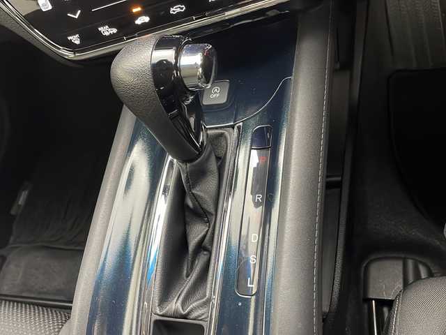 ホンダ ヴェゼル X ホンダセンシング 秋田県 2018(平30)年 14.5万km プラチナホワイトパール 社外ナビ　ＣＮ－ＲＡ０４Ｄ/・フルセグテレビ/・ＢＴ/・ＣＤ、ＤＶＤ、ＳＤ/・ラジオ/・ＵＳＢ/・ＨＤＭＩ/フロントワイパーデアイサー/前席シートヒーター/電動格納ミラー/ステアリングスイッチ/横滑り防止装置/レーンキープアシスト/オートライト/サマータイヤ　ゴムのみ積載　215/60R16