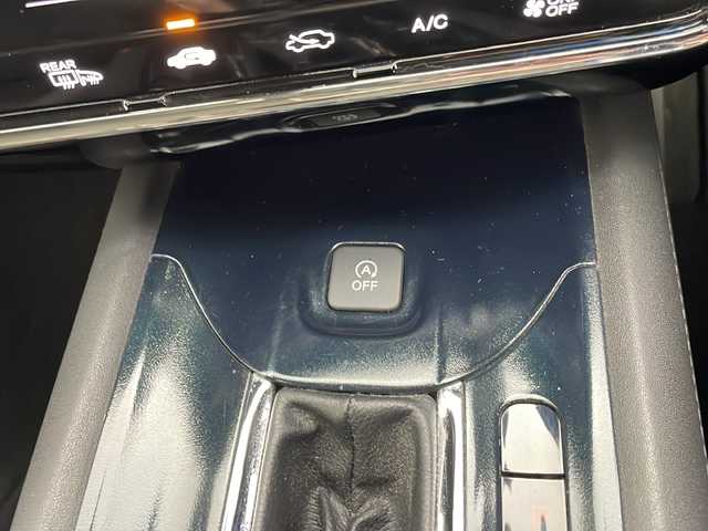 ホンダ ヴェゼル X ホンダセンシング 秋田県 2018(平30)年 14.5万km プラチナホワイトパール 社外ナビ　ＣＮ－ＲＡ０４Ｄ/・フルセグテレビ/・ＢＴ/・ＣＤ、ＤＶＤ、ＳＤ/・ラジオ/・ＵＳＢ/・ＨＤＭＩ/フロントワイパーデアイサー/前席シートヒーター/電動格納ミラー/ステアリングスイッチ/横滑り防止装置/レーンキープアシスト/オートライト/サマータイヤ　ゴムのみ積載　215/60R16