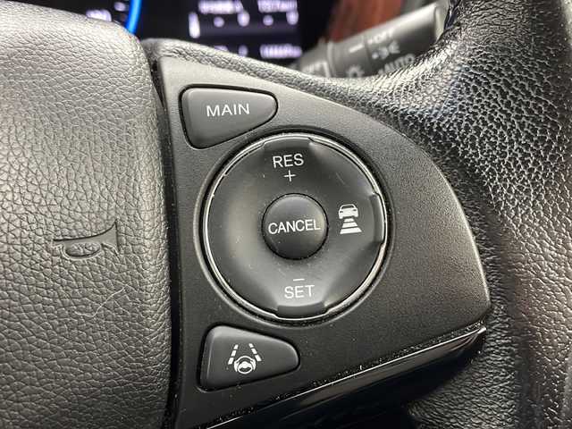 ホンダ ヴェゼル X ホンダセンシング 秋田県 2018(平30)年 14.5万km プラチナホワイトパール 社外ナビ　ＣＮ－ＲＡ０４Ｄ/・フルセグテレビ/・ＢＴ/・ＣＤ、ＤＶＤ、ＳＤ/・ラジオ/・ＵＳＢ/・ＨＤＭＩ/フロントワイパーデアイサー/前席シートヒーター/電動格納ミラー/ステアリングスイッチ/横滑り防止装置/レーンキープアシスト/オートライト/サマータイヤ　ゴムのみ積載　215/60R16