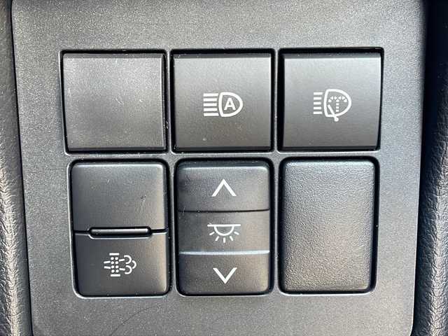 トヨタ ランドクルーザー プラド TX Lパッケージ 青森県 2023(令5)年 2.8万km アバンギャルドブロンズメタリック ワンオーナー/寒冷地仕様/純正メーカーナビ・フルセグTV/パノラミックビューモニター/黒革シート/前席エアシート・ヒーター/セーフティセンス/プリクラッシュセーフティ/レーダークルーズコントロール/レーンディパーチャーアラート/オートマチックハイビーム/OPブラインドスポットモニター/OPクリアランスソナー/ワイパーデアイサー/スマートキー一体式エンジンスターター/ビルトインETC2.0/LEDヘッドライト/LEDフォグランプ/リアフォグランプ/ブラックルーフレール/社外17インチアルミ夏タイヤ/純正17インチアルミスタッドレス車内/バッテリー2個