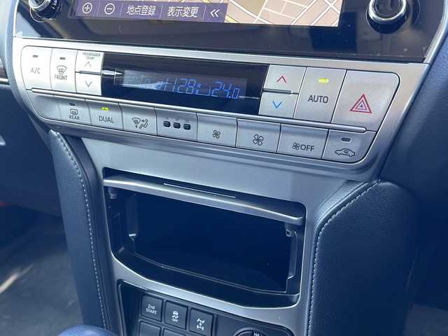 トヨタ ランドクルーザー プラド TX Lパッケージ 青森県 2023(令5)年 2.8万km アバンギャルドブロンズメタリック ワンオーナー/寒冷地仕様/純正メーカーナビ・フルセグTV/パノラミックビューモニター/黒革シート/前席エアシート・ヒーター/セーフティセンス/プリクラッシュセーフティ/レーダークルーズコントロール/レーンディパーチャーアラート/オートマチックハイビーム/OPブラインドスポットモニター/OPクリアランスソナー/ワイパーデアイサー/スマートキー一体式エンジンスターター/ビルトインETC2.0/LEDヘッドライト/LEDフォグランプ/リアフォグランプ/ブラックルーフレール/社外17インチアルミ夏タイヤ/純正17インチアルミスタッドレス車内/バッテリー2個