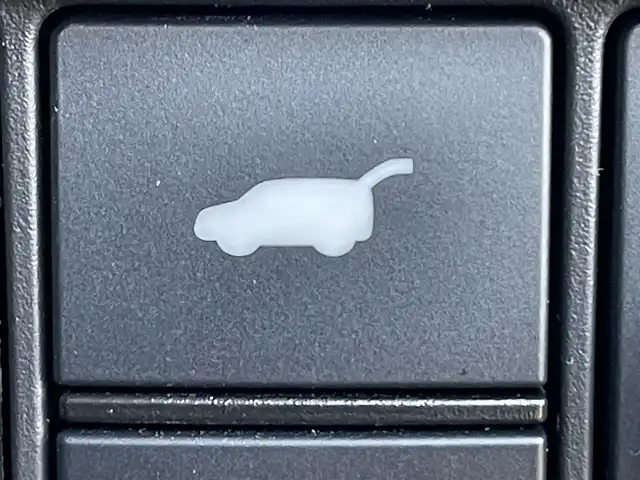 ホンダ ＺＲ－Ｖ X 岡山県 2023(令5)年 2.6万km クリスタルブラックパール 登録時走行距離25759km/ワンオーナー/純正11.4インチナビ/フルセグTV(AM/FM/CD/DVD/Bluetooth)/バックカメラ/ETC/ドライブレコーダー/パワーバックドア/ホンダセンシング/・衝突軽減ブレーキ/・車線維持支援システム/・アダプティブクルーズコントロール/・踏み間違い衝突軽減システム/・パーキングセンサーシステム/横滑り防止装置/ヘッドライトレベライザー/ダウンヒルアシストコントロール/USB端子/18インチ純正AW/純正フロアマット