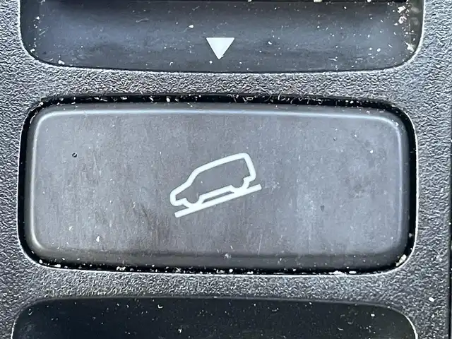 ホンダ ＺＲ－Ｖ X 岡山県 2023(令5)年 2.6万km クリスタルブラックパール 登録時走行距離25759km/ワンオーナー/純正11.4インチナビ/フルセグTV(AM/FM/CD/DVD/Bluetooth)/バックカメラ/ETC/ドライブレコーダー/パワーバックドア/ホンダセンシング/・衝突軽減ブレーキ/・車線維持支援システム/・アダプティブクルーズコントロール/・踏み間違い衝突軽減システム/・パーキングセンサーシステム/横滑り防止装置/ヘッドライトレベライザー/ダウンヒルアシストコントロール/USB端子/18インチ純正AW/純正フロアマット