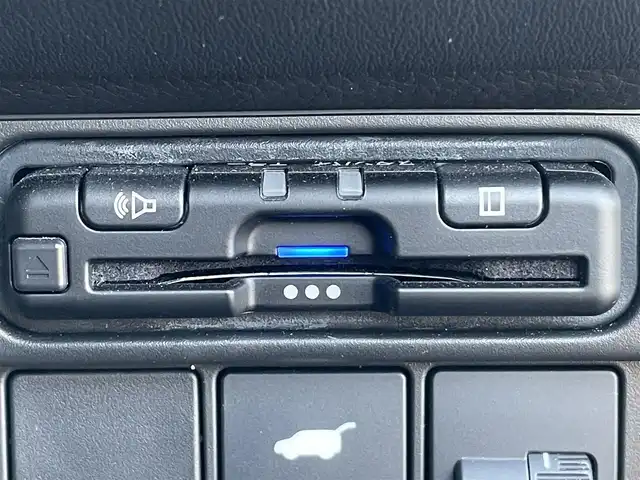 ホンダ ＺＲ－Ｖ X 岡山県 2023(令5)年 2.6万km クリスタルブラックパール 登録時走行距離25759km/ワンオーナー/純正11.4インチナビ/フルセグTV(AM/FM/CD/DVD/Bluetooth)/バックカメラ/ETC/ドライブレコーダー/パワーバックドア/ホンダセンシング/・衝突軽減ブレーキ/・車線維持支援システム/・アダプティブクルーズコントロール/・踏み間違い衝突軽減システム/・パーキングセンサーシステム/横滑り防止装置/ヘッドライトレベライザー/ダウンヒルアシストコントロール/USB端子/18インチ純正AW/純正フロアマット