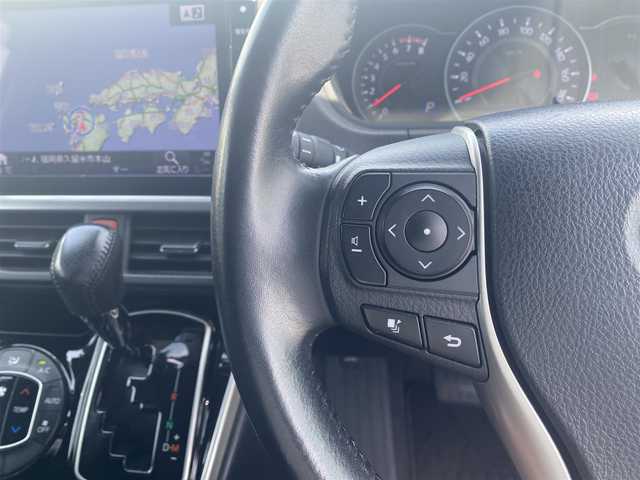 トヨタ ヴォクシー ZS 煌Ⅱ 福岡県 2019(平31)年 8.7万km ホワイトパールクリスタルシャイン ・1オーナー/・クルーズコントロール/・社外SDナビ/USB/Bluetooth/CD/DVD/・バックカメラ/・社外前後ドライブレコーダー/・フルセグ/・社外ETC/・純正16AW/・プッシュスタート/・アイドリングストップ/・スマートキー/・ウォークスルー/・オートライト/・LEDライト/・取扱説明書/・記録簿