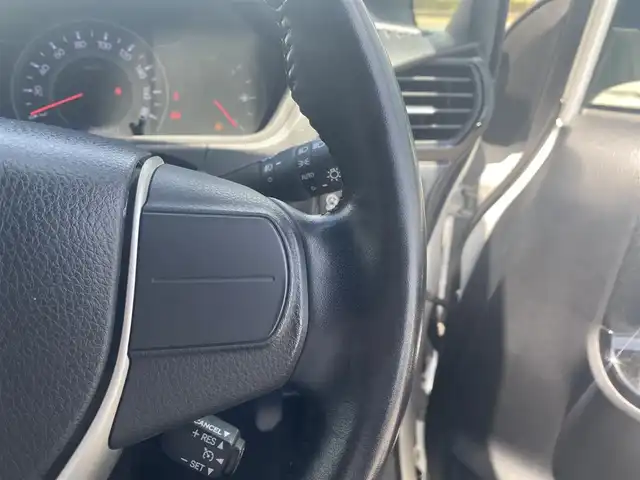 トヨタ ヴォクシー ZS 煌Ⅱ 福岡県 2019(平31)年 8.7万km ホワイトパールクリスタルシャイン ・1オーナー/・クルーズコントロール/・社外SDナビ/USB/Bluetooth/CD/DVD/・バックカメラ/・社外前後ドライブレコーダー/・フルセグ/・社外ETC/・純正16AW/・プッシュスタート/・アイドリングストップ/・スマートキー/・ウォークスルー/・オートライト/・LEDライト/・取扱説明書/・記録簿