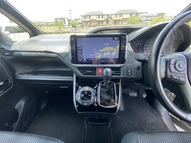 トヨタ ヴォクシー ZS 煌Ⅱ 福岡県 2019(平31)年 8.7万km ホワイトパールクリスタルシャイン ・1オーナー/・クルーズコントロール/・社外SDナビ/USB/Bluetooth/CD/DVD/・バックカメラ/・社外前後ドライブレコーダー/・フルセグ/・社外ETC/・純正16AW/・プッシュスタート/・アイドリングストップ/・スマートキー/・ウォークスルー/・オートライト/・LEDライト/・取扱説明書/・記録簿