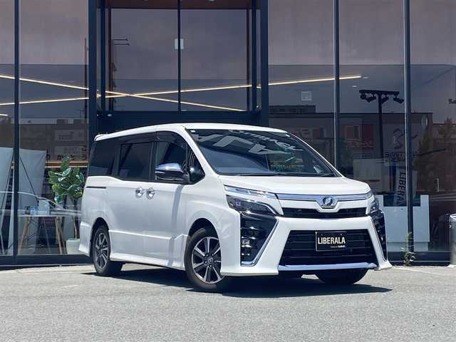トヨタ ヴォクシー ZS 煌Ⅱ 福岡県 2019(平31)年 8.7万km ホワイトパールクリスタルシャイン ・1オーナー/・クルーズコントロール/・社外SDナビ/USB/Bluetooth/CD/DVD/・バックカメラ/・社外前後ドライブレコーダー/・フルセグ/・社外ETC/・純正16AW/・プッシュスタート/・アイドリングストップ/・スマートキー/・ウォークスルー/・オートライト/・LEDライト/・取扱説明書/・記録簿