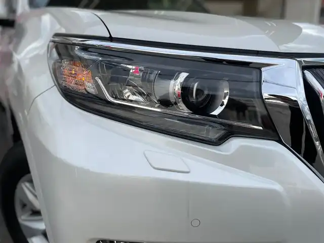 トヨタ ランドクルーザー プラド TX 愛知県 2022(令4)年 2.5万km ホワイトパールクリスタルシャイン /当店買取/禁煙/7人乗り/サンルーフ//純正SDナビNSZT-Y68T//フルセグTV/CD/SD/DVD/USB/Bluetooth//バックカメラ//LEDヘッド/AHB/Aライト//PCS/LDA/RSA/Pソナー//レーダークルーズコントロール//革巻きステアリング///ETC//保証書/取説/ナビ取説//スペアキー