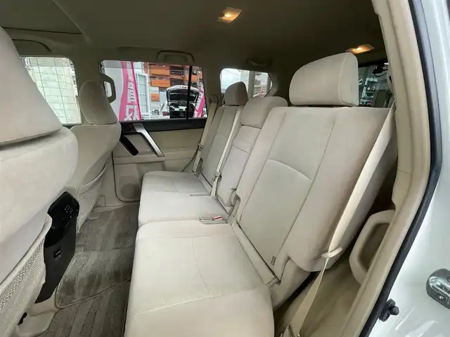 トヨタ ランドクルーザー プラド TX 愛知県 2022(令4)年 2.5万km ホワイトパールクリスタルシャイン /当店買取/禁煙/7人乗り/サンルーフ//純正SDナビNSZT-Y68T//フルセグTV/CD/SD/DVD/USB/Bluetooth//バックカメラ//LEDヘッド/AHB/Aライト//PCS/LDA/RSA/Pソナー//レーダークルーズコントロール//革巻きステアリング///ETC//保証書/取説/ナビ取説//スペアキー