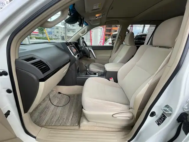 トヨタ ランドクルーザー プラド TX 愛知県 2022(令4)年 2.5万km ホワイトパールクリスタルシャイン /当店買取/禁煙/7人乗り/サンルーフ//純正SDナビNSZT-Y68T//フルセグTV/CD/SD/DVD/USB/Bluetooth//バックカメラ//LEDヘッド/AHB/Aライト//PCS/LDA/RSA/Pソナー//レーダークルーズコントロール//革巻きステアリング///ETC//保証書/取説/ナビ取説//スペアキー