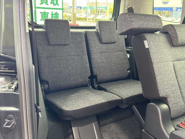 トヨタ シエンタ ハイブリッド Z 静岡県 2024(令6)年 0.6万km ダークグレー 10.5インチディスプレイオーディオ/・ナビゲーション機能/・FM/AM/・Miracast/・Bluetooth/・USB/主要装備/・プリクラッシュセーフティ/・全方位カメラ/・両側パワスラ/・ＬＥＤヘッドライト/・運転席＋助手席シートヒーター/・ステアリングヒーター/・ＡＣ１００Ｖ１５００Ｗ電源/・天井サーキュレーター/・ブラインドスポットモニター/・アダプティブハイビーム/・ＥＴＣ/・サイドカーテンエアバッグ