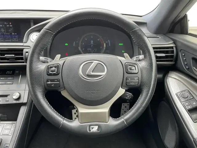 レクサス ＲＣ 300h Fスポーツ 茨城県 2015(平27)年 7.8万km ホワイトノーヴァガラスフレーク 純正ナビ/Bluetooth接続/フルセグTV/DVD再生機能/USB入力端子/前方ドライブレコーダー/レーダークルーズコントロール/電動革温冷席/ハンドルヒーター/D＋N席シートヒーター/D＋N席エアシート/D＋N席パワーシート/カーテンエアバック/プリクラッシュセーフティ/LEDヘッドライト/純正アルミホイール/ETC