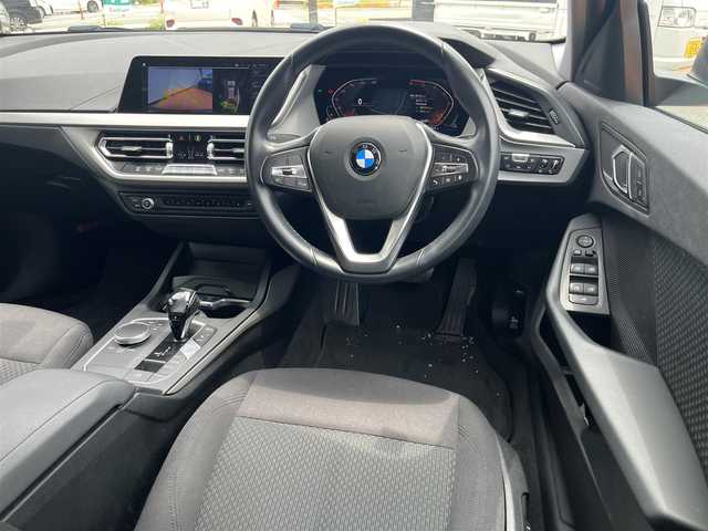 ＢＭＷ １１８ｄ プレイ エディションジョイ+ 三重県 2020(令2)年 8.4万km サファイアブラックP ワンオーナー/10.25インチディスプレイ/HDDナビ/バックカメラ/ドライビングアシスト/パーキングアシスト/LEDヘッドランプ/運転席パワーシート/ミラー内蔵ETC