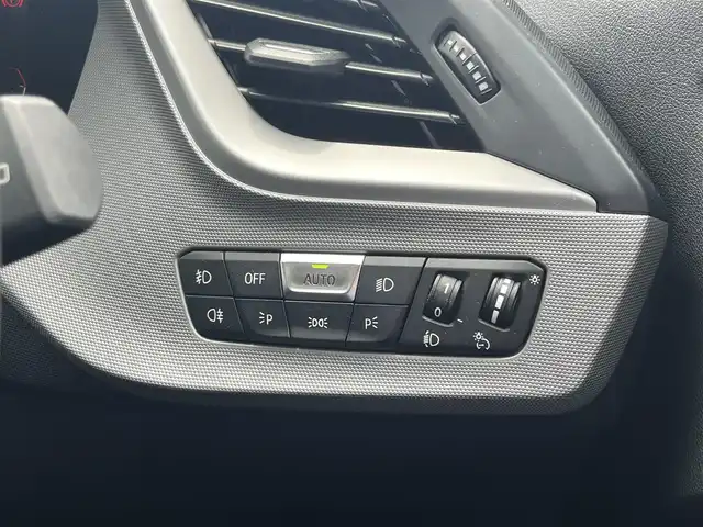ＢＭＷ １１８ｄ プレイ エディションジョイ+ 三重県 2020(令2)年 8.4万km サファイアブラックP ワンオーナー/10.25インチディスプレイ/HDDナビ/バックカメラ/ドライビングアシスト/パーキングアシスト/LEDヘッドランプ/運転席パワーシート/ミラー内蔵ETC