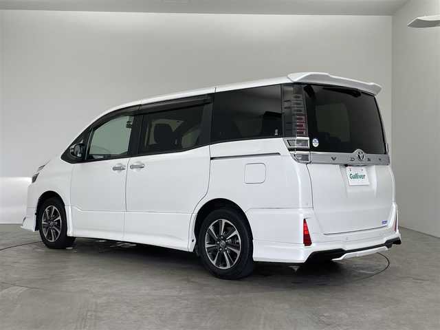 トヨタ ヴォクシー ZS 煌Ⅲ 埼玉県 2020(令2)年 2.1万km ホワイトパールクリスタルシャイン 純正9インチSDナビ/ CD DVD フルセグTV Bluetooth/純正フリップダウンモニター/バックカメラ/プリクラッシュセーフティ/レーンディパーチャーアラート/クルーズコントロール/両側パワースライドドア/モデリスタエアロ/ハーフレザーシート/LEDオートライト/スマートキー/ETC2.0