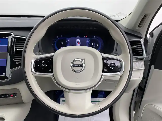 ボルボ ＸＣ９０ プラスB5 AWD 宮城県 2022(令4)年 3.7万km クリスタルホワイトP ワンオーナー//禁煙車//4WD//CitySafety//レーンキーピングエイド//ロードサインインフォメーション//パイロットアシスト//ステアリングアシスト付BLIS//全車速追従機能付ACC//クロストラフィックアラート//360°ビューカメラ//フルアクティブハイビーム//パークアシストパイロット//パワーシート(D/N)//フロントシートヒーター//2列目シートヒーター//タッチスクリーン式センターディスプレイ//ワイヤレススマートフォンチャージ//アンビエントライト//パワーテールゲート//ステアリングホイールヒーター//メーカーOP ダークティンテッドガラス//インテリアコード UAOO/BLONDE//ETC//保証書