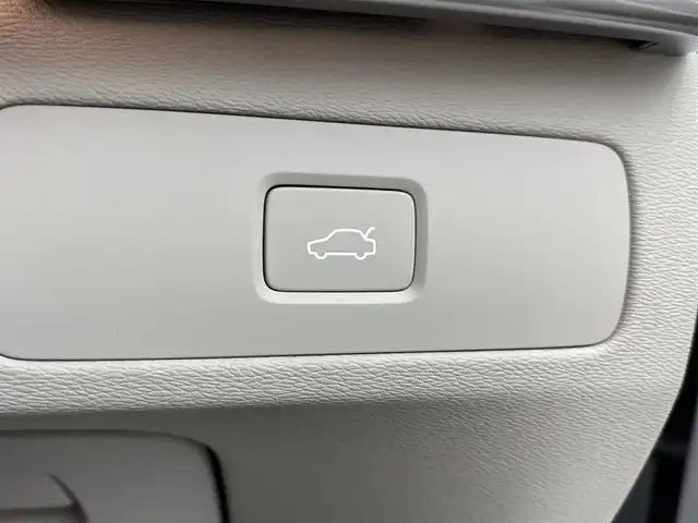 ボルボ ＸＣ９０ プラスB5 AWD 宮城県 2022(令4)年 3.7万km クリスタルホワイトP ワンオーナー//禁煙車//4WD//CitySafety//レーンキーピングエイド//ロードサインインフォメーション//パイロットアシスト//ステアリングアシスト付BLIS//全車速追従機能付ACC//クロストラフィックアラート//360°ビューカメラ//フルアクティブハイビーム//パークアシストパイロット//パワーシート(D/N)//フロントシートヒーター//2列目シートヒーター//タッチスクリーン式センターディスプレイ//ワイヤレススマートフォンチャージ//アンビエントライト//パワーテールゲート//ステアリングホイールヒーター//メーカーOP ダークティンテッドガラス//インテリアコード UAOO/BLONDE//ETC//保証書