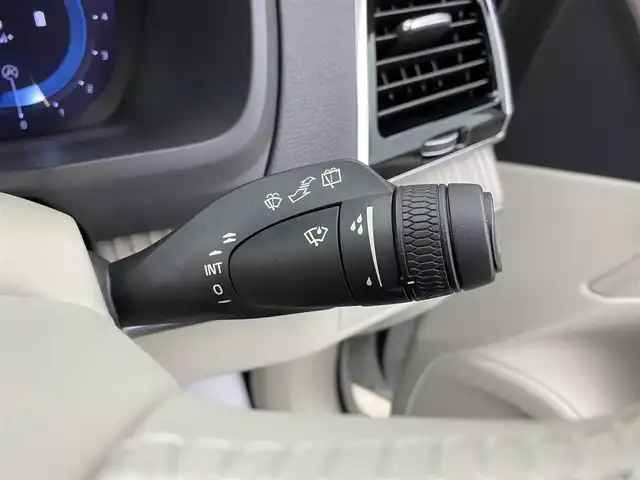 ボルボ ＸＣ９０ プラスB5 AWD 宮城県 2022(令4)年 3.7万km クリスタルホワイトP ワンオーナー//禁煙車//4WD//CitySafety//レーンキーピングエイド//ロードサインインフォメーション//パイロットアシスト//ステアリングアシスト付BLIS//全車速追従機能付ACC//クロストラフィックアラート//360°ビューカメラ//フルアクティブハイビーム//パークアシストパイロット//パワーシート(D/N)//フロントシートヒーター//2列目シートヒーター//タッチスクリーン式センターディスプレイ//ワイヤレススマートフォンチャージ//アンビエントライト//パワーテールゲート//ステアリングホイールヒーター//メーカーOP ダークティンテッドガラス//インテリアコード UAOO/BLONDE//ETC//保証書