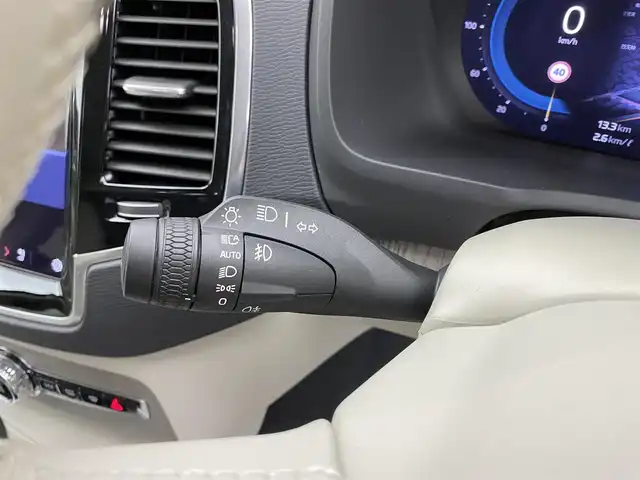 ボルボ ＸＣ９０ プラスB5 AWD 宮城県 2022(令4)年 3.7万km クリスタルホワイトP ワンオーナー//禁煙車//4WD//CitySafety//レーンキーピングエイド//ロードサインインフォメーション//パイロットアシスト//ステアリングアシスト付BLIS//全車速追従機能付ACC//クロストラフィックアラート//360°ビューカメラ//フルアクティブハイビーム//パークアシストパイロット//パワーシート(D/N)//フロントシートヒーター//2列目シートヒーター//タッチスクリーン式センターディスプレイ//ワイヤレススマートフォンチャージ//アンビエントライト//パワーテールゲート//ステアリングホイールヒーター//メーカーOP ダークティンテッドガラス//インテリアコード UAOO/BLONDE//ETC//保証書