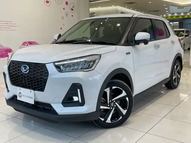 ダイハツ ロッキー プレミアム G HEV 埼玉県 2021(令3)年 1.3万km シャイニングホワイトパール スマートアシスト　/レーダークルーズコントロール　/LEDオートライト　/ハーフレザーシート　/シートヒーター　/純正17インチアルミホイール　/電子パーキング