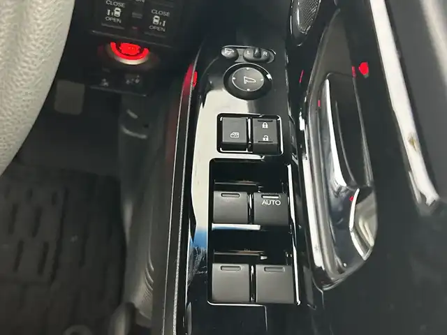 ホンダ Ｎ ＢＯＸ カスタム L 愛知県 2022(令4)年 4.2万km プレミアムグラマラスブロンズP 禁煙車/純正7インチナビ/（CD/DVD/Bluetooth/フルセグTV/SD)/バックカメラ/ホンダセンシング/・衝突軽減ブレーキ/・レーンキープアシスト/・オートマチックハイビーム/・レーダークルーズコントロール/・パーキングセンサー/ETC/シートヒーター/両側パワースライドドア/アイドリングストップ/スマートキー/スペアキー1本/プッシュスタート/LEDヘッドライト/フロントフォグランプ/オートライト/チップアップシート/純正14インチアルミホイール/純正フロアマット/横滑り防止装置/純正フロアマット