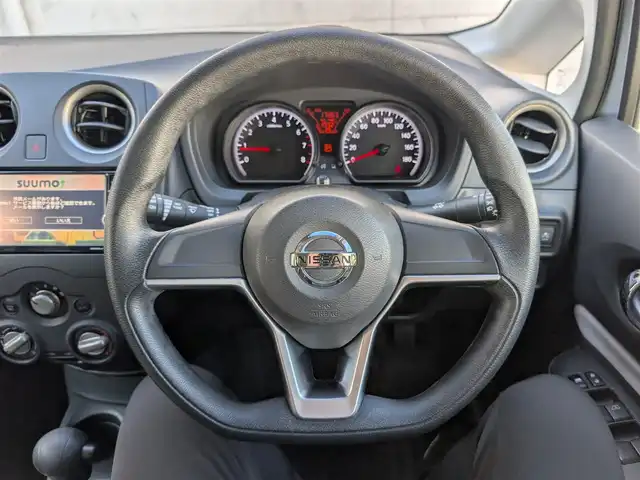 日産 ノート X 埼玉県 2019(令1)年 1.8万km ブリリアントシルバー 純正メモリナビ/フルセグテレビ/Bluetoothオーディオ/ドライブレコーダー/バックカメラ/アラウンドビューモニター/純正ドアバイザー/純正フロアマット/後席USB充電ポート×1/スマートキー×2