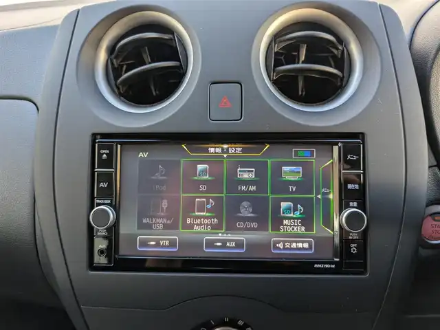 日産 ノート X 埼玉県 2019(令1)年 1.8万km ブリリアントシルバー 純正メモリナビ/フルセグテレビ/Bluetoothオーディオ/ドライブレコーダー/バックカメラ/アラウンドビューモニター/純正ドアバイザー/純正フロアマット/後席USB充電ポート×1/スマートキー×2