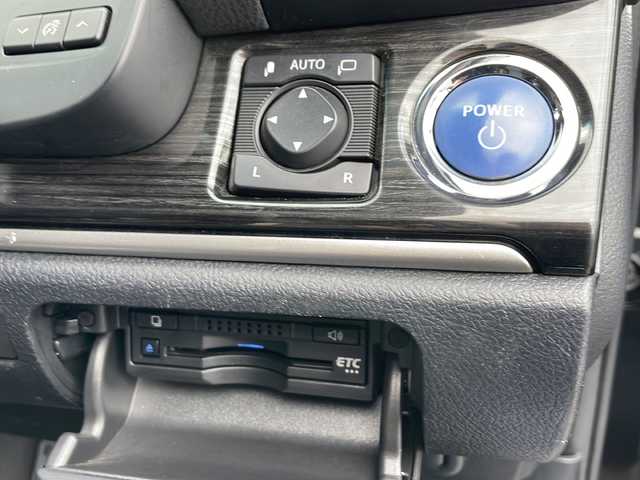 トヨタ クラウン ハイブリッド アスリートS Four J フロンティア 青森県 2016(平28)年 10万km プレシャスブラックパール 4WD/寒冷地仕様/純正SDナビ・フルセグTV/CD・DVD・Bluetooth・SD・USB・AUX/OPパノラミックビューモニター/ハーフレザーシート/前席パワーシート・シートヒーター/ステアリングヒーター/プリクラッシュセーフティ/レーンディパーチャーアラート/レーダークルーズコントロール/オートマチックハイビーム/OPクリアランスソナー/前後ドライブレコーダー/スマートキー一体式エンジンスターター/ワイパーデアイサー/ビルトインETC/LEDヘッドライト/LEDフォグランプ/社外車高調（RSR）/社外エアロ（M’z SPEED）/社外マフラー（M’z SPEED）/社外20インチアルミ（weds LEONIS）/スペアキー/保証書・取説書