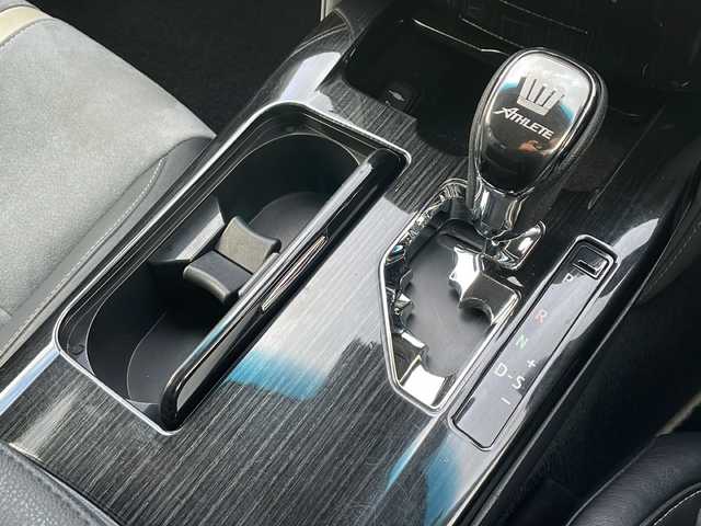 トヨタ クラウン ハイブリッド アスリートS Four J フロンティア 青森県 2016(平28)年 10万km プレシャスブラックパール 4WD/寒冷地仕様/純正SDナビ・フルセグTV/CD・DVD・Bluetooth・SD・USB・AUX/OPパノラミックビューモニター/ハーフレザーシート/前席パワーシート・シートヒーター/ステアリングヒーター/プリクラッシュセーフティ/レーンディパーチャーアラート/レーダークルーズコントロール/オートマチックハイビーム/OPクリアランスソナー/前後ドライブレコーダー/スマートキー一体式エンジンスターター/ワイパーデアイサー/ビルトインETC/LEDヘッドライト/LEDフォグランプ/社外車高調（RSR）/社外エアロ（M’z SPEED）/社外マフラー（M’z SPEED）/社外20インチアルミ（weds LEONIS）/スペアキー/保証書・取説書