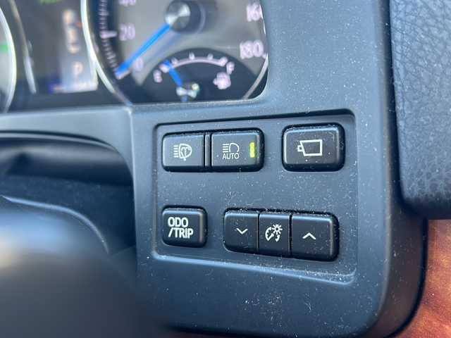 トヨタ クラウン マジェスタ Fバージョン 静岡県 2013(平25)年 10.5万km プレシャスシルバー レザーシート/純正メーカーオプションナビ/・CD/DVD/MSV/Bluetooth/フルセグTV/バックカメラ/オートマチックハイビーム/アダプティブクルーズコントロール/パワーシート/D＋N席シートヒーター/D＋N席エアシート/スマートキー/前後コーナーセンサー/純正18インチアルミホイール/純正前後ドライブレコーダー/ETC/純正LEDヘッドライト/フォグランプ/サイド＆カーテンエアバッグ