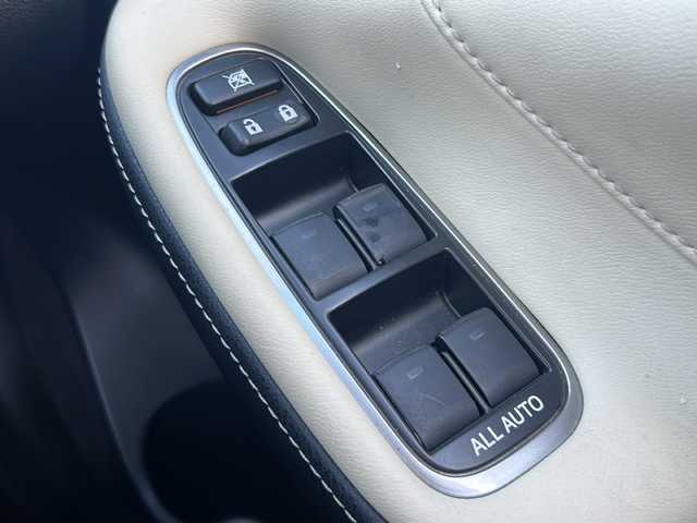 トヨタ クラウン マジェスタ Fバージョン 静岡県 2013(平25)年 10.5万km プレシャスシルバー レザーシート/純正メーカーオプションナビ/・CD/DVD/MSV/Bluetooth/フルセグTV/バックカメラ/オートマチックハイビーム/アダプティブクルーズコントロール/パワーシート/D＋N席シートヒーター/D＋N席エアシート/スマートキー/前後コーナーセンサー/純正18インチアルミホイール/純正前後ドライブレコーダー/ETC/純正LEDヘッドライト/フォグランプ/サイド＆カーテンエアバッグ