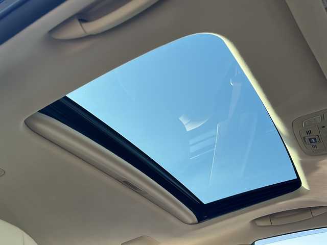 トヨタ クラウン マジェスタ Fバージョン 静岡県 2013(平25)年 10.5万km プレシャスシルバー レザーシート/純正メーカーオプションナビ/・CD/DVD/MSV/Bluetooth/フルセグTV/バックカメラ/オートマチックハイビーム/アダプティブクルーズコントロール/パワーシート/D＋N席シートヒーター/D＋N席エアシート/スマートキー/前後コーナーセンサー/純正18インチアルミホイール/純正前後ドライブレコーダー/ETC/純正LEDヘッドライト/フォグランプ/サイド＆カーテンエアバッグ