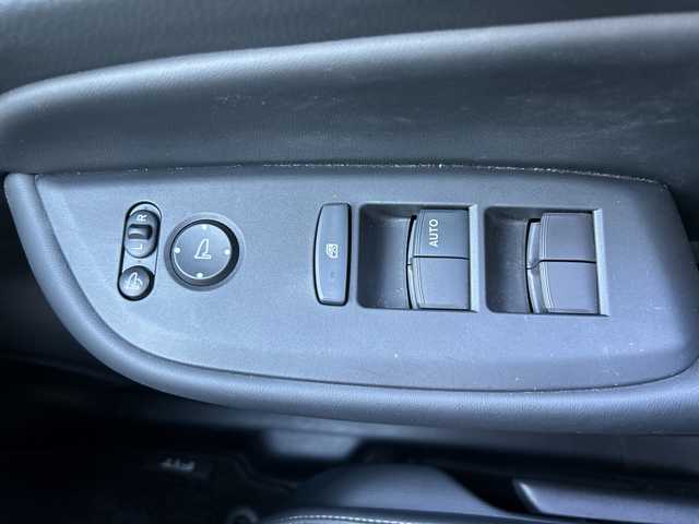 ホンダ フィット ホーム 兵庫県 2022(令4)年 1.8万km プラチナホワイトパール ワンオーナー/純正ディーラーオプションナビ(VXU-225FTi)/(AM/FM/CD/DVD/Blue Tooth)/純正前方録画ドラレコ(DRH-204VD)/バックカメラ/ETC2.0/レーダークルーズコントロール/電動パーキングブレーキ/オートブレーキホールド/SOSコール/プリクラッシュ/コーナーセンサー/横滑り防止装置/車線逸脱警報/取扱説明書/保証書